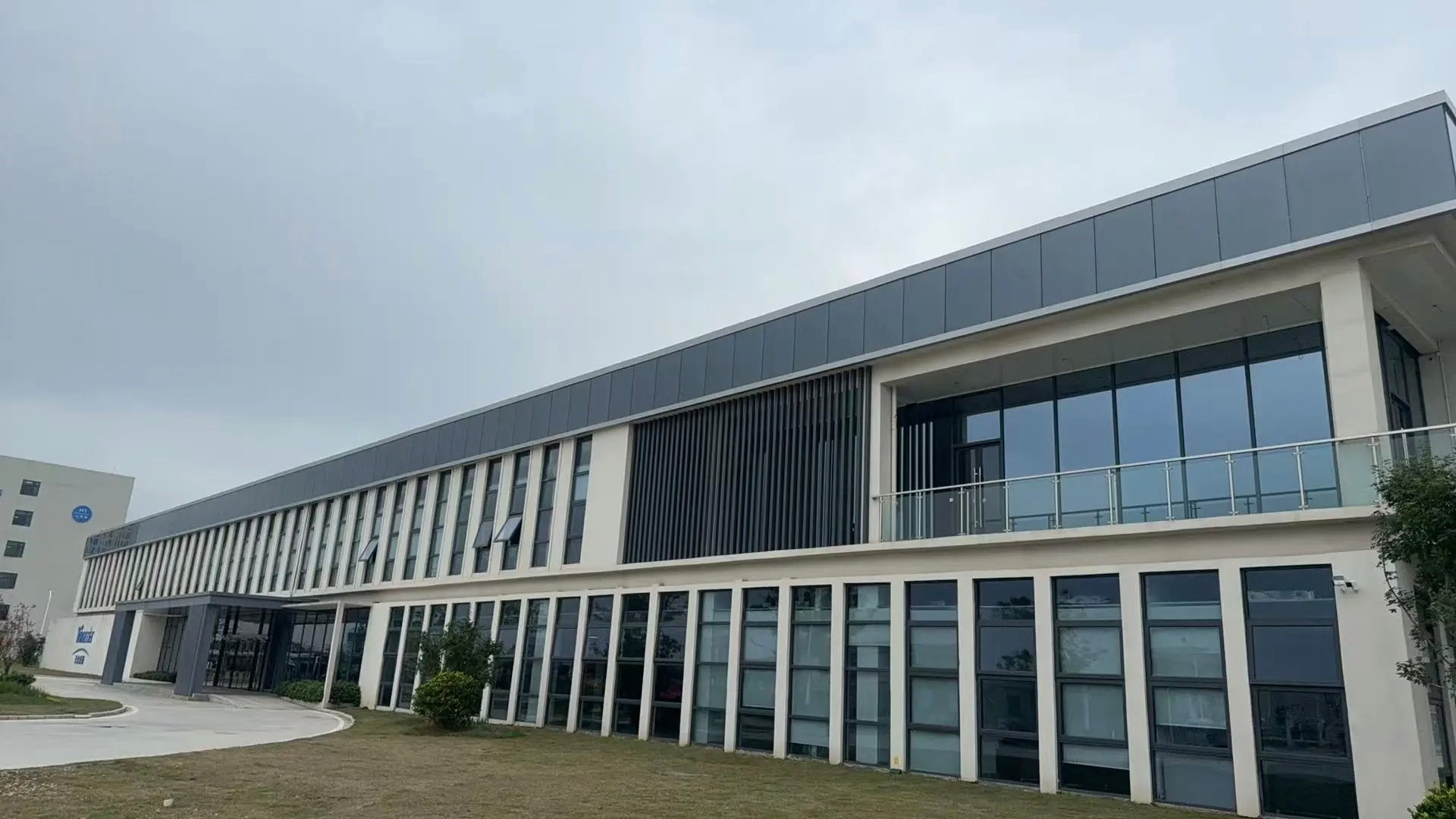 The Future is Clear: How BIPV Solar Glass is Turning Buildings into Power Plants